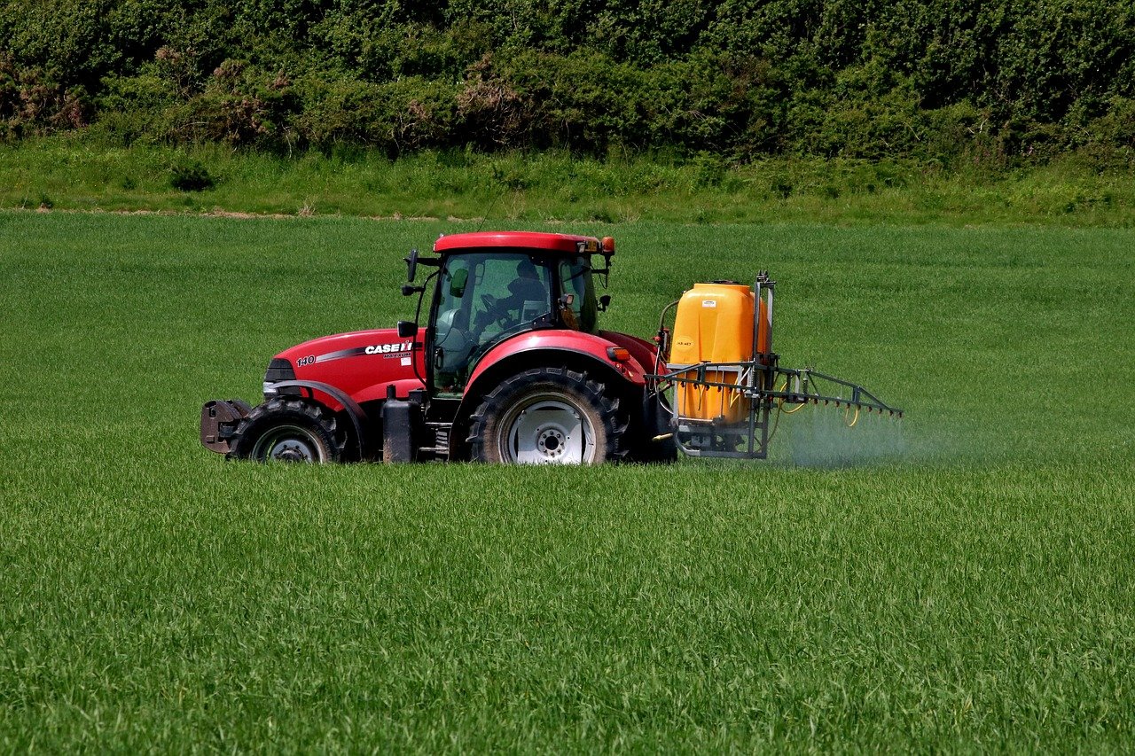 Les néonicotinoïdes, ces insecticides utilisés sur les champs cultivés, contribuent déjà en grande partie au déclin des insectes pollinisateurs. De nouvelles études montrent qu’ils peuvent également nuire aux vertébrés, grands et petits